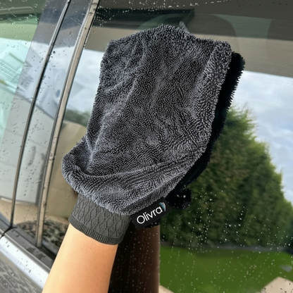 Cleaning glove for effortless streak-free shine – Olivra™